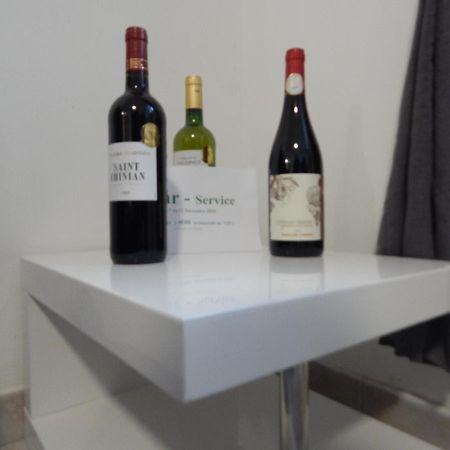 A Voir Qualite Prix Coursan Bagian luar foto